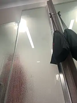 Snapshot of cyclone1212 chatting on 03/19/26, 09:35 cyclone1212 online show from 03/19/26, 09:35