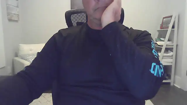 Snapshot of cyclone1212 chatting on 05/04/26, 09:16 cyclone1212 online show from 05/04/26, 09:16