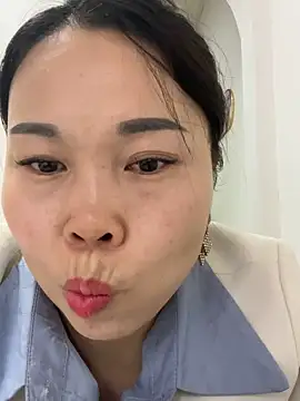 xlj4523 online show from 10/31/25, 07:42