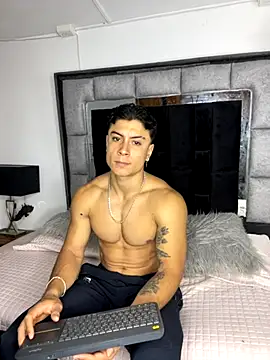 MR MUSCLE online show from 10/30/25, 11:33