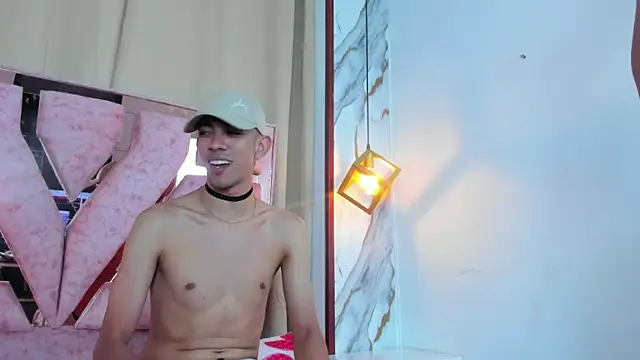 Snapshot of kameron_and_Nick chatting on 11/11/25, 08:09 kameron and Nick online show from 11/11/25, 08:09