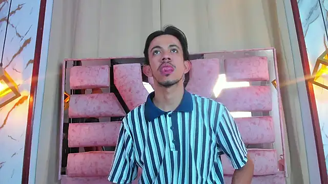 Snapshot of kameron_and_Nick chatting on 12/15/25, 08:02 kameron and Nick online show from 12/15/25, 08:02