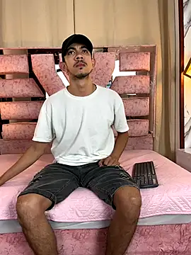 Snapshot of kameron_and_Nick chatting on 12/16/25, 07:19 kameron and Nick online show from 12/16/25, 07:19