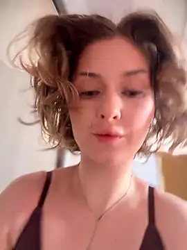 Snapshot of KellyKeler chatting on 03/14/26, 10:32 KellyKeler online show from 03/14/26, 10:32