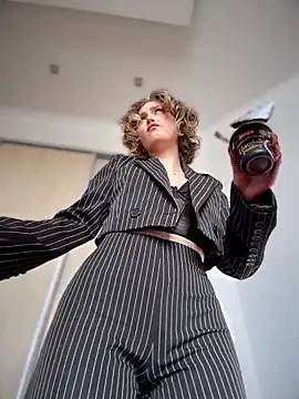 Snapshot of KellyKeler chatting on 03/27/26, 10:15 KellyKeler online show from 03/27/26, 10:15