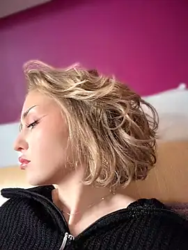 Snapshot of KellyKeler chatting on 04/12/26, 10:09 KellyKeler online show from 04/12/26, 10:09