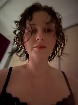 Snapshot of KellyKeler chatting on 04/16/26, 10:56 KellyKeler online show from 04/16/26, 10:56