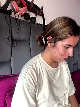 AllieYourGirl online show from 12/19/25, 01:40