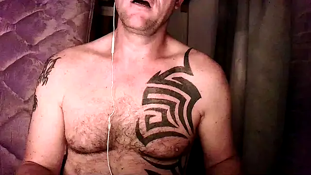 Snapshot of Yournaughty chatting on 09/29/25, 04:17 Yournaughty online show from 09/29/25, 04:17