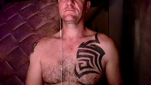 Snapshot of Yournaughty chatting on 11/25/25, 06:13 Yournaughty online show from 11/25/25, 06:13