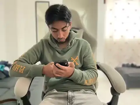 millan 32 online show from 10/14/25, 04:19