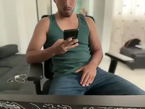 millan 32 online show from 10/22/25, 04:51