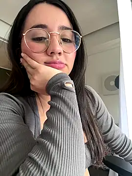 Michelle Zoe online show from 11/22/25, 05:01