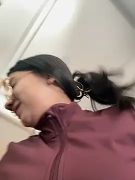 Michelle Zoe online show from 11/23/25, 03:23