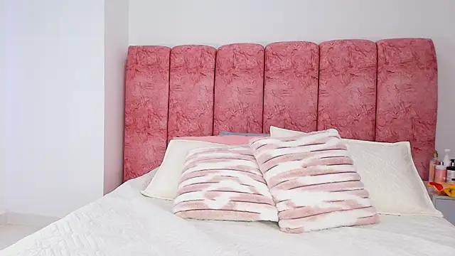 emmacurvy online show from 11/08/25, 03:07