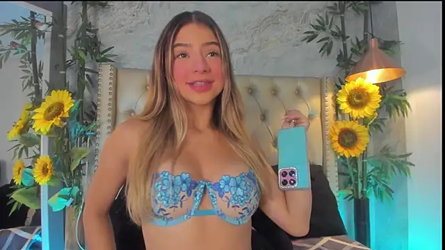 Snapshot of LittleeJaz chatting on 11/22/25, 03:38 LittleeJaz online show from 11/22/25, 03:38