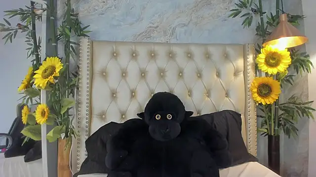 Snapshot of LittleeJaz chatting on 11/30/25, 02:04 LittleeJaz online show from 11/30/25, 02:04