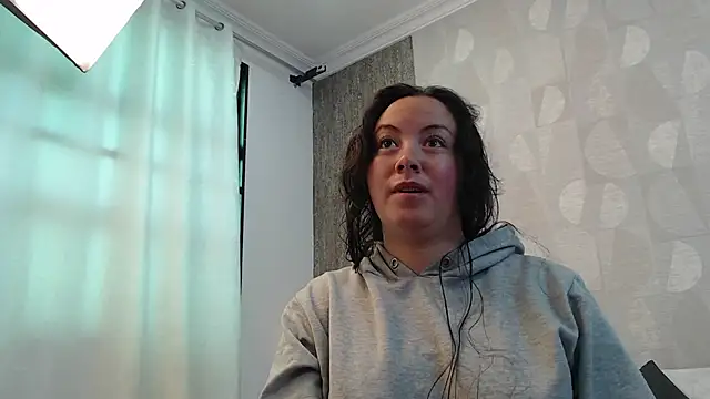 Snapshot of elamurray chatting on 09/13/25, 11:10 elamurray online show from 09/13/25, 11:10