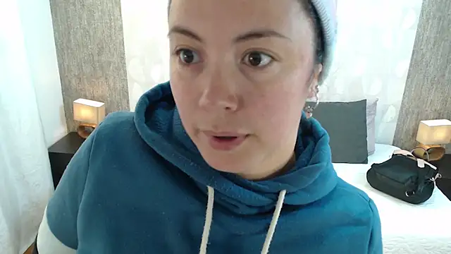 Snapshot of elamurray chatting on 10/14/25, 11:11 elamurray online show from 10/14/25, 11:11