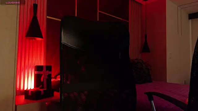 ParisSalvatore online show from 01/13/26, 02:00