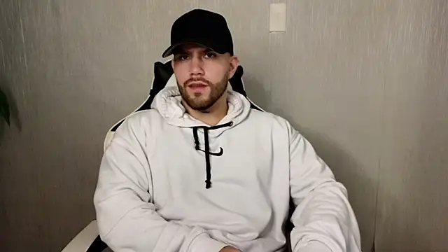 Snapshot of Ades_Lowe chatting on 10/18/25, 11:44 Ades Lowe online show from 10/18/25, 11:44