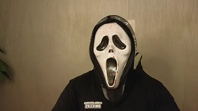 Snapshot of Ades_Lowe chatting on 10/31/25, 11:33 Ades Lowe online show from 10/31/25, 11:33