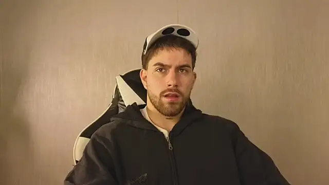 Snapshot of Ades_Lowe chatting on 11/13/25, 11:31 Ades Lowe online show from 11/13/25, 11:31