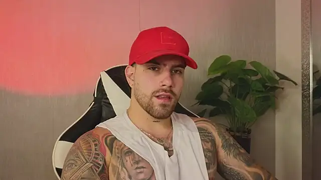 Snapshot of Ades_Lowe chatting on 11/28/25, 10:51 Ades Lowe online show from 11/28/25, 10:51