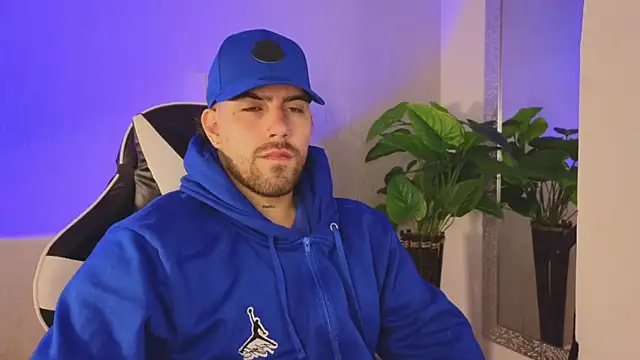 Snapshot of Ades_Lowe chatting on 11/30/25, 11:36 Ades Lowe online show from 11/30/25, 11:36