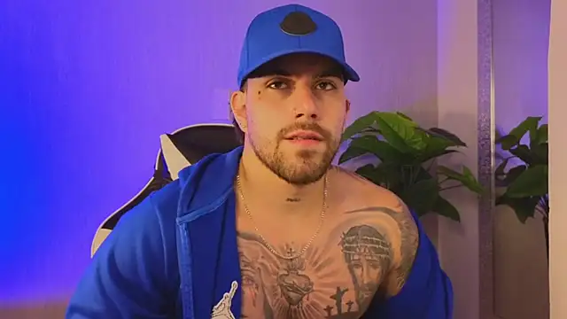 Snapshot of Ades_Lowe chatting on 12/05/25, 11:41 Ades Lowe online show from 12/05/25, 11:41