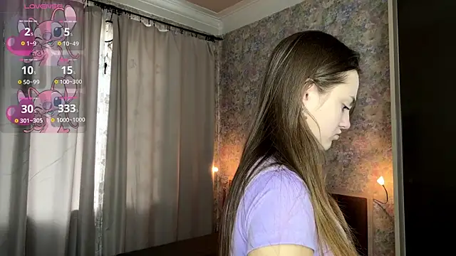 Snapshot of LoraDavi chatting on 04/19/26, 06:13 LoraDavi online show from 04/19/26, 06:13