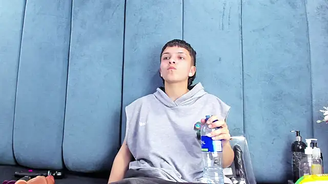 Megan Thompson  online show from 02/15/26, 07:51