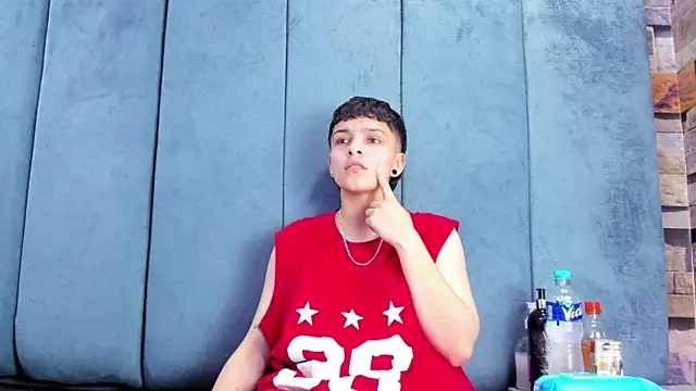 Megan Thompson  online show from 03/26/26, 02:28