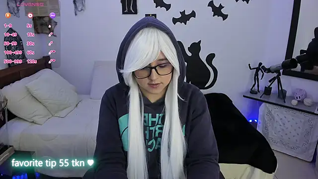 Snapshot of Cherry_blush_ chatting on 10/30/25, 07:47 Cherry blush online show from 10/30/25, 07:47