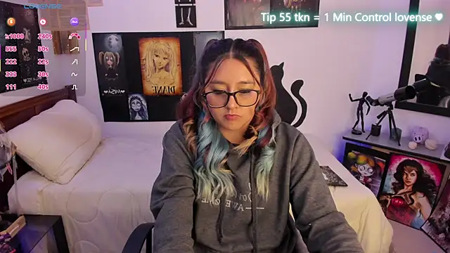 Snapshot of Cherry_blush_ chatting on 11/24/25, 07:35 Cherry blush online show from 11/24/25, 07:35