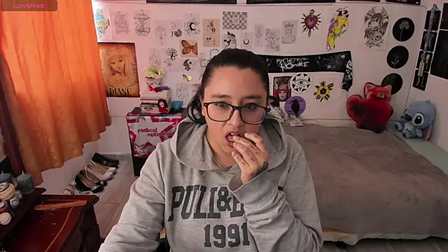 Cherry blush  online show from 05/14/26, 08:59