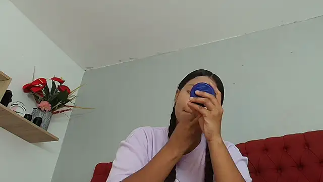 keyla mejia online show from 05/04/26, 12:01
