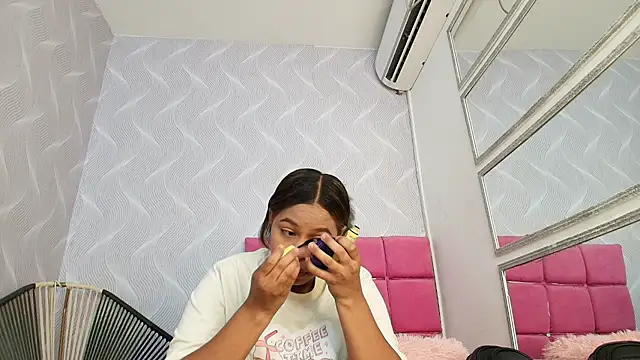 keyla mejia online show from 06/03/26, 12:08
