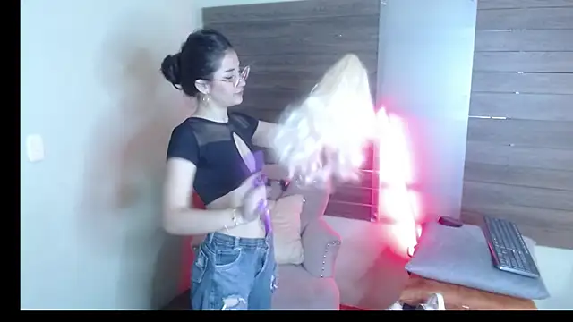 Karol Yessenia online show from 09/22/25, 01:35