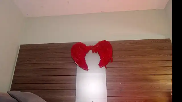 Karol Yessenia online show from 10/08/25, 01:31