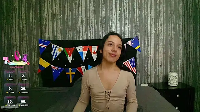Snapshot of Alicee_Moonn chatting on 06/14/26, 05:15 Alicee Moonn online show from 06/14/26, 05:15