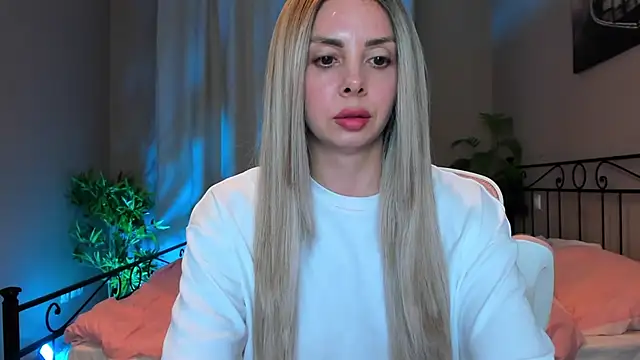 Snapshot of VelvetEliza chatting on 04/15/26, 09:04 VelvetEliza online show from 04/15/26, 09:04