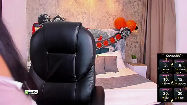 susanasmith18 online show from 10/29/25, 08:10