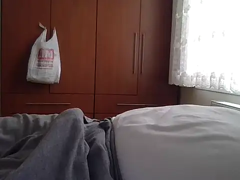 Snapshot of reallove78 chatting on 09/28/25, 11:04 reallove78 online show from 09/28/25, 11:04