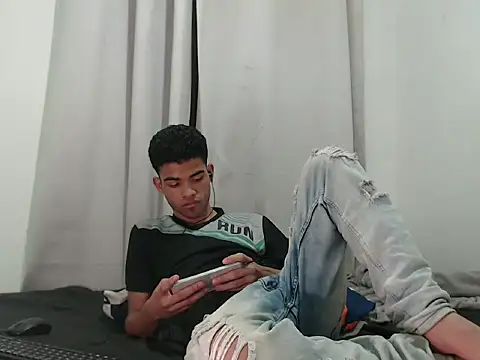 camillo beischel  online show from 09/24/25, 05:38