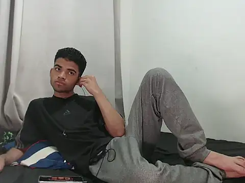 camillo beischel  online show from 09/25/25, 06:22