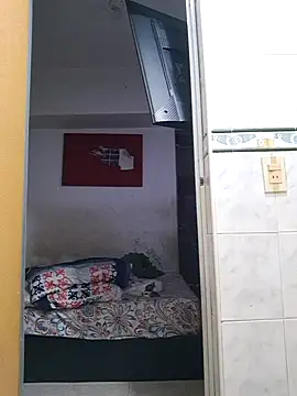 Snapshot of SweettyNaugthy chatting on 09/19/25, 07:10 SweettyNaugthy online show from 09/19/25, 07:10