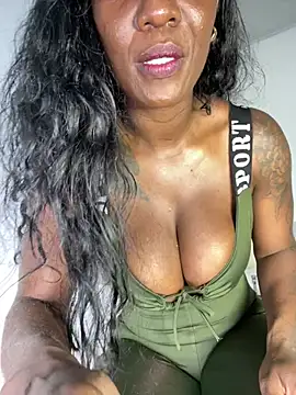 Snapshot of Bustykeyla chatting on 12/19/24, 10:53 Bustykeyla online show from 12/19/24, 10:53