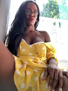 Snapshot of Bustykeyla chatting on 10/13/25, 04:29 Bustykeyla online show from 10/13/25, 04:29