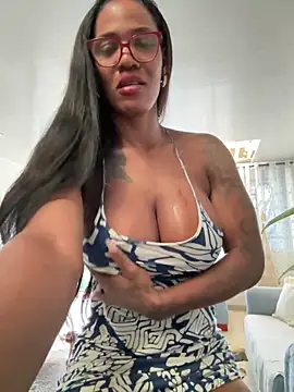 Snapshot of Bustykeyla chatting on 11/30/25, 03:05 Bustykeyla online show from 11/30/25, 03:05